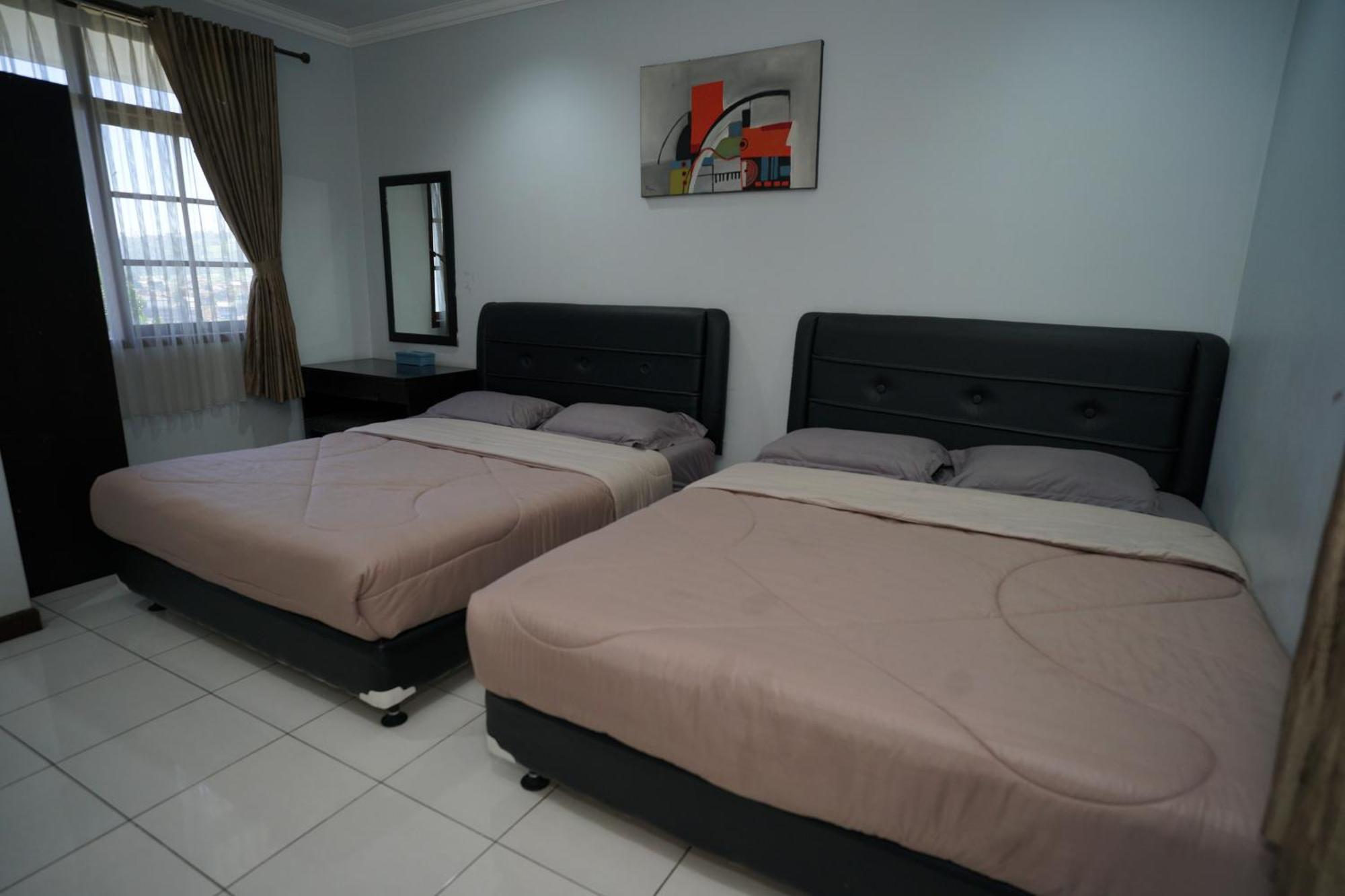 Hotel Puri Pangalengan Pengalongan Εξωτερικό φωτογραφία