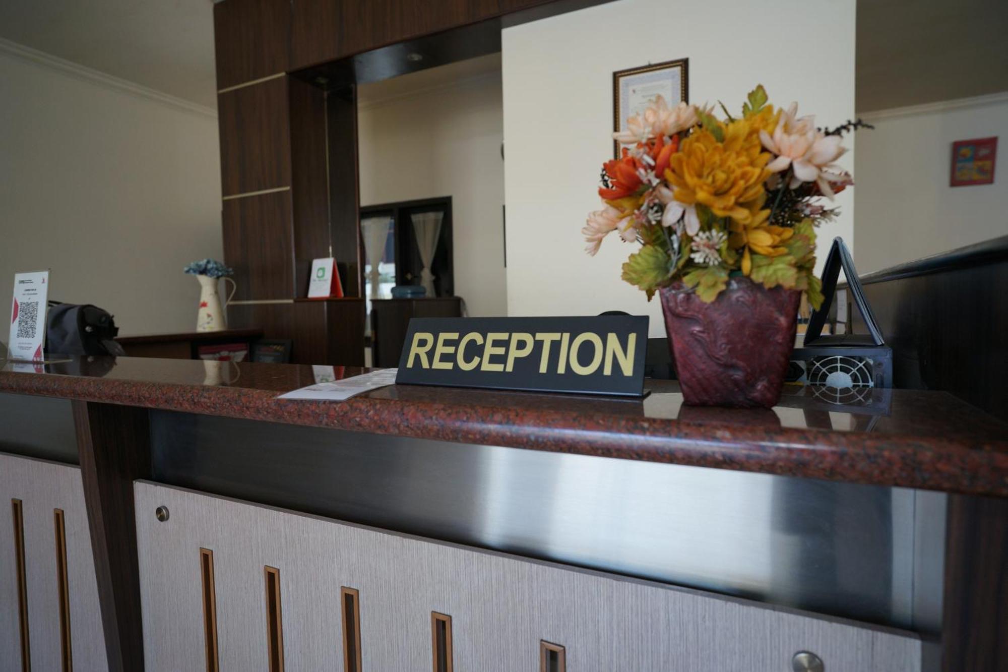 Hotel Puri Pangalengan Pengalongan Εξωτερικό φωτογραφία